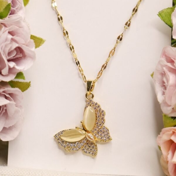 Beautiful Butterfly Pendant Necklace