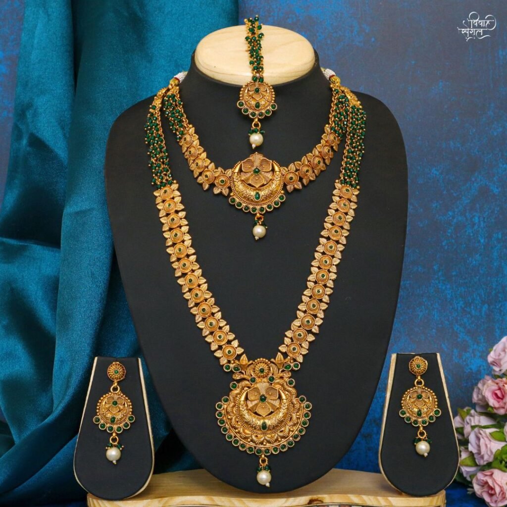 Gold Plated Combo Set Of Necklace Earring & Maangtikka VSBRIS003